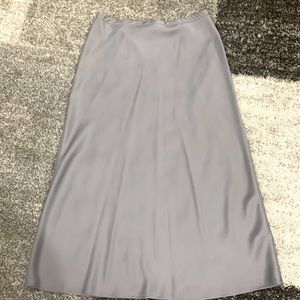 Silver grey silk skirt in excellent unused condition